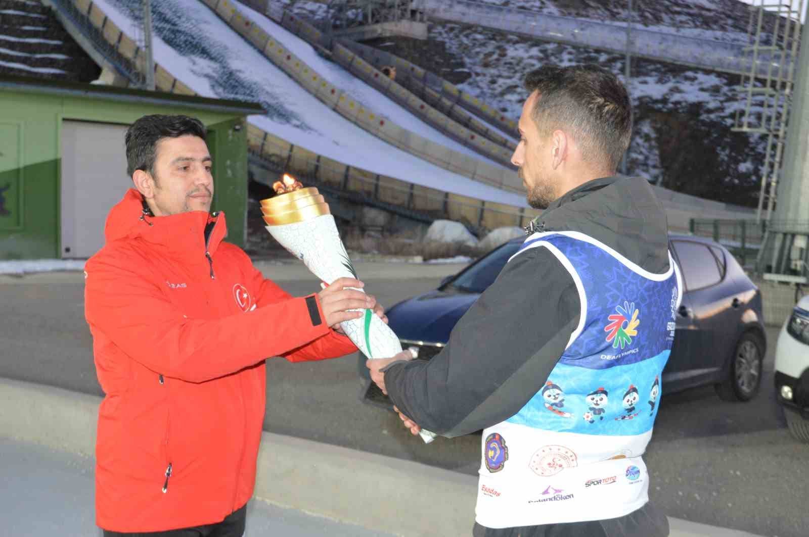 2023 Kış Deaflympics’in meşale ateşi Palandöken’de yandı