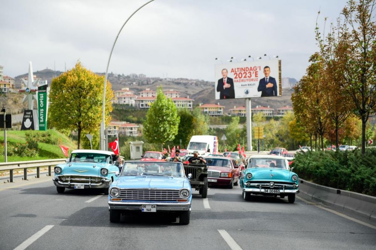 400 klasik otomobil Altındağ'da buluşuyor