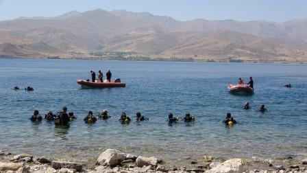 AFAD’dan Van Gölü’nde dalış tatbikatı