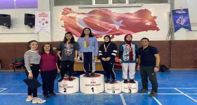 Badminton turnuvası sona erdi