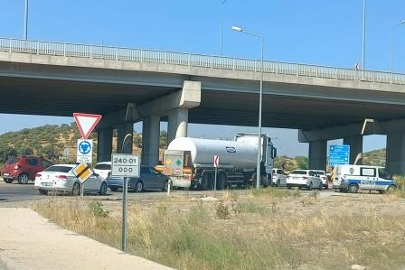 Bergama'daki yangın nedeniyle İzmir-Çanakkale karayolu trafiğe kapandı