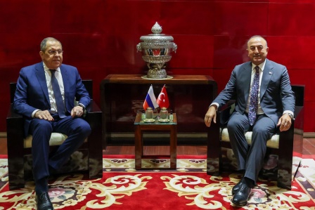 Çavuşoğlu, Rus mevkidaşı Lavrov ile görüştü