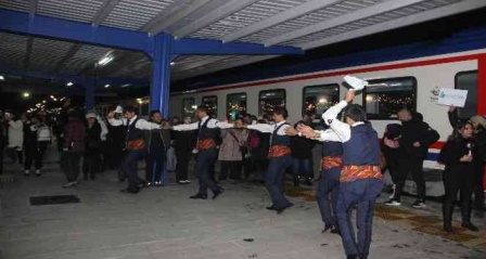 Doğu Ekspresi yolcularını Erzurum bar ekibi karşıladı