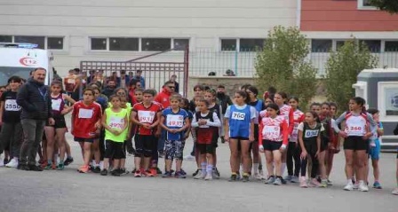 Erzurum'da atletizm kros yarışları düzenlendi