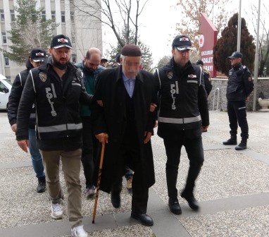 Erzurum'da tefecilere 'girdap' operasyonu: 8 gözaltı