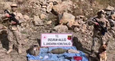 Erzurum-Muş karayoluna 2 metre mesafede gömülü uzaktan komutalı EYP düzeneği ele geçirildi