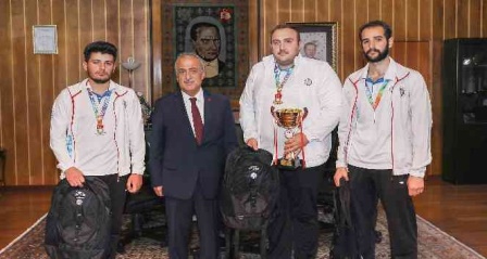 Gelenek bozulmadı; Atatürk Üniversitesi madalya sıralamasında yine zirvede yer aldı