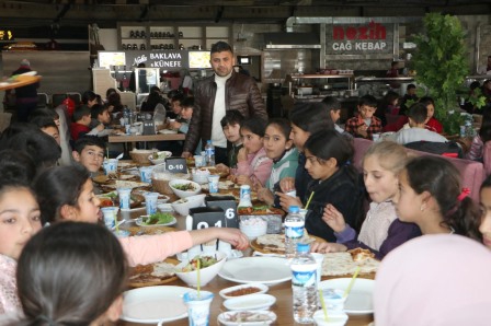 Her gün yüzlerce öğrencinin hayalini gerçekleştiriyor