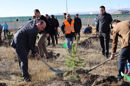 Kars Adliyesi’nde fidan dikimi yapıldı