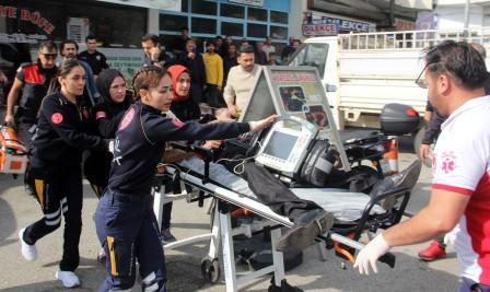  Mahkemeden çıktı adliye önünde davalı oldukları gencin babasını öldürdü