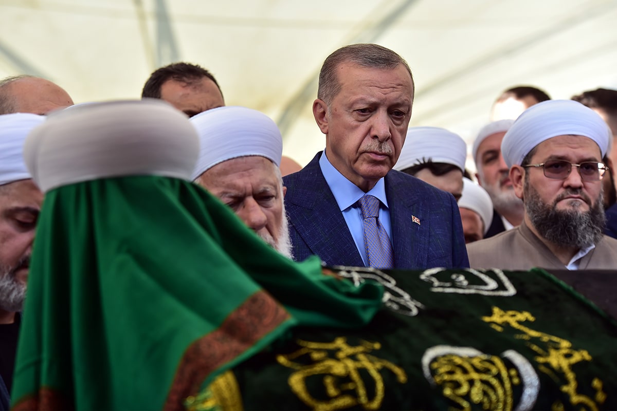 Mahmut Ustaosmanoğlu son yolculuğuna uğurlandı