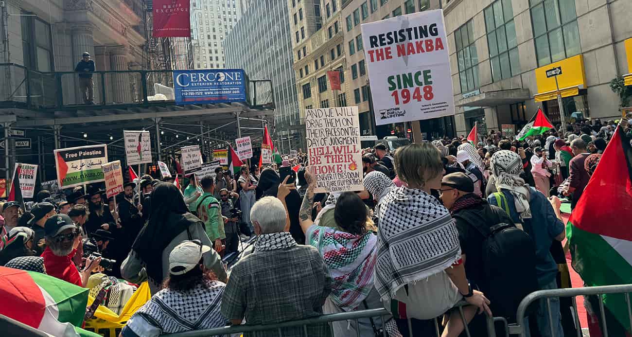 New York'ta binlerce Filistin yanlısı, İsrail saldırılarını 1. yılında protesto etti