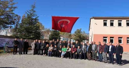 Oltulu emekli öğretmenleri kahvaltıda buluşturdular