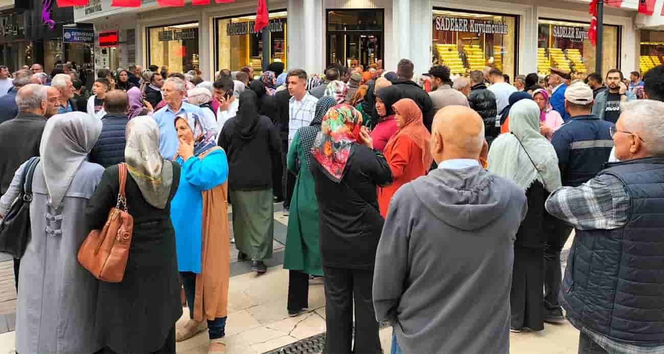 Ordu’da kuyumcudaki izdiham olayı