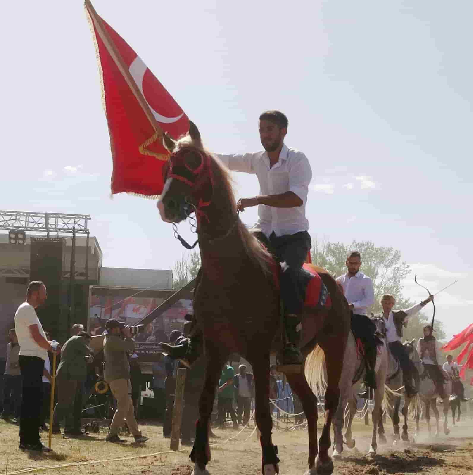 Pasinler Zaferi'ne coşkulu kutlama