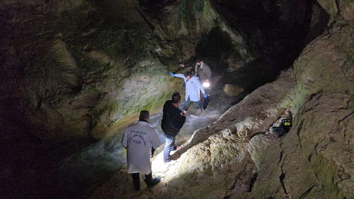 Safranbolu’daki kuyumcu soygununda çalınan altınlar ele geçirildi, zanlılar her yerde aranıyor