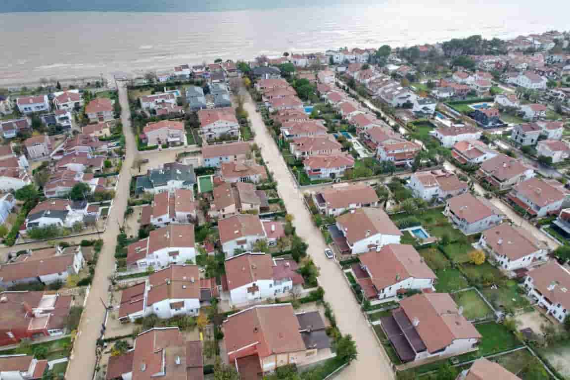 Silivri’de göle dönen sokaklar havadan görüntülendi