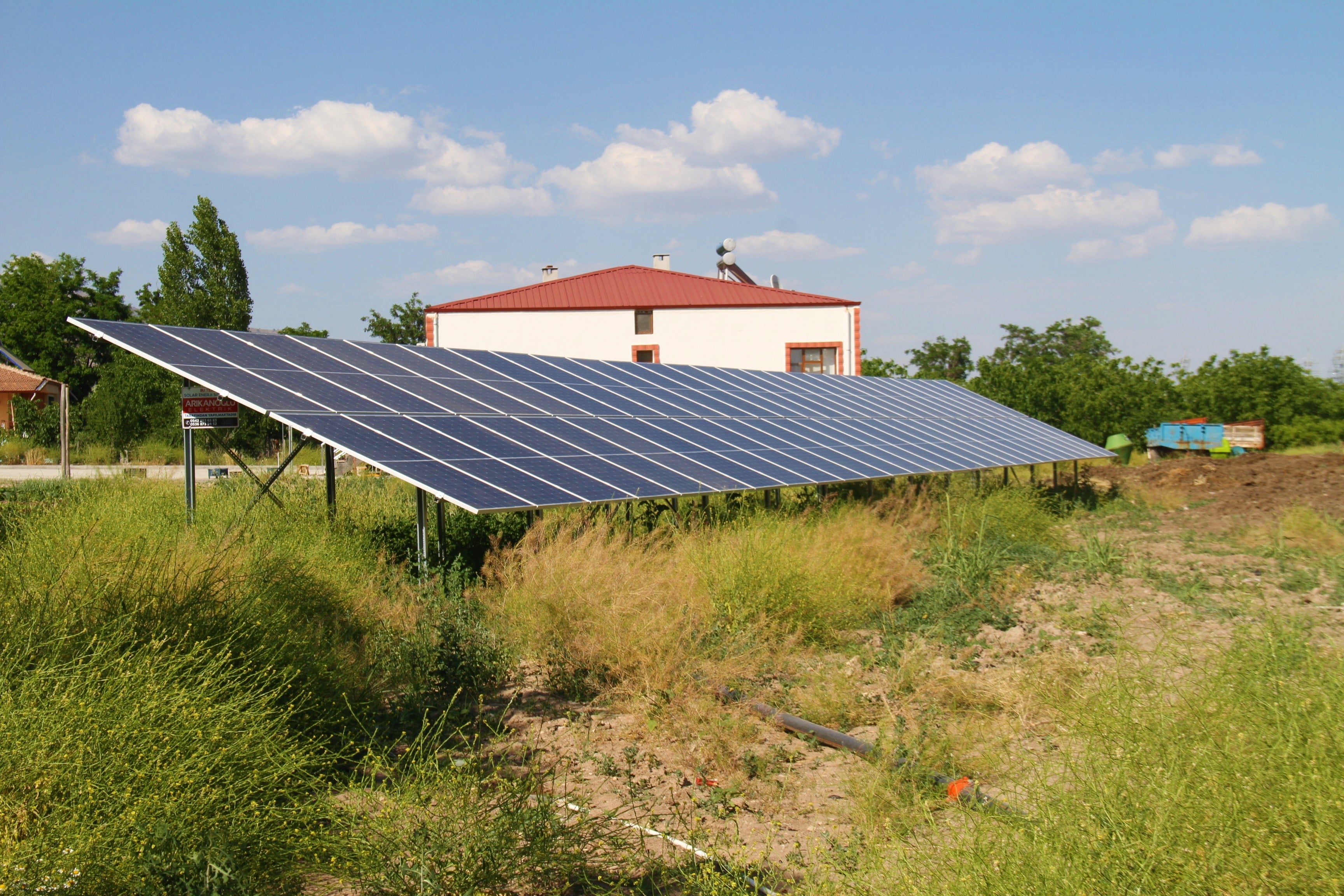 Tasarruf etmek için GES kurdu, günlük 360 kilowatt elektrik boşa gidiyor