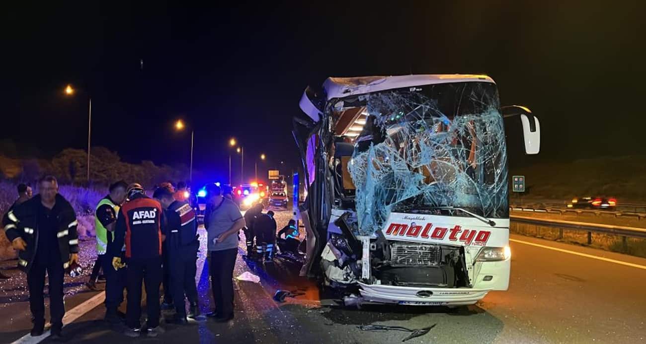 TEM’in Bolu geçişinde 2 yolcu otobüsü çarpıştı: 15 yaralı