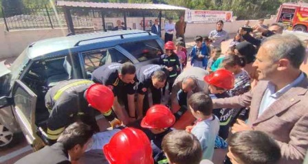 Tortum'da yaya geçidi kırmızıya boyandı, kaza tatbikatı yapıldı