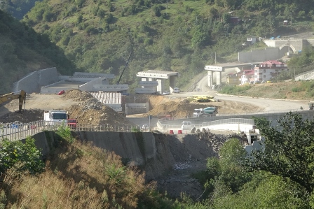 Türkiye'nin en maliyetli şehir içi yolunun yapımı sürüyor