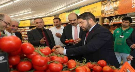 Türkiye'nin en ucuz salkım domatesi Aziziye'de