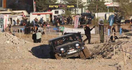 Vali Memiş, bin 700 metrelik zorlu parkurda Off-Road yaptı