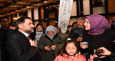 Yakutiye Belediyesi depremzedeleri iftar yemeğinde ağırladı