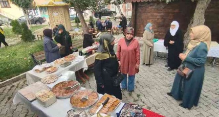 Yardıma ihtiyacı olanlar için 'hayır çarşısı' kuruldu