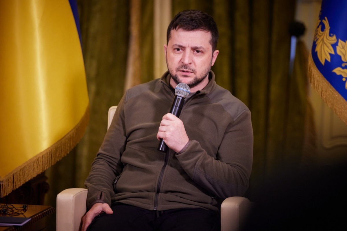 Zelenskiy'nin poları İngiltere'de 90 bin sterline satıldı